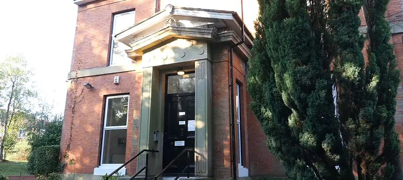 Oakhill Court, el edificio victoriano de Prestwich donde se encuentra Sanctuary Therapy Centre