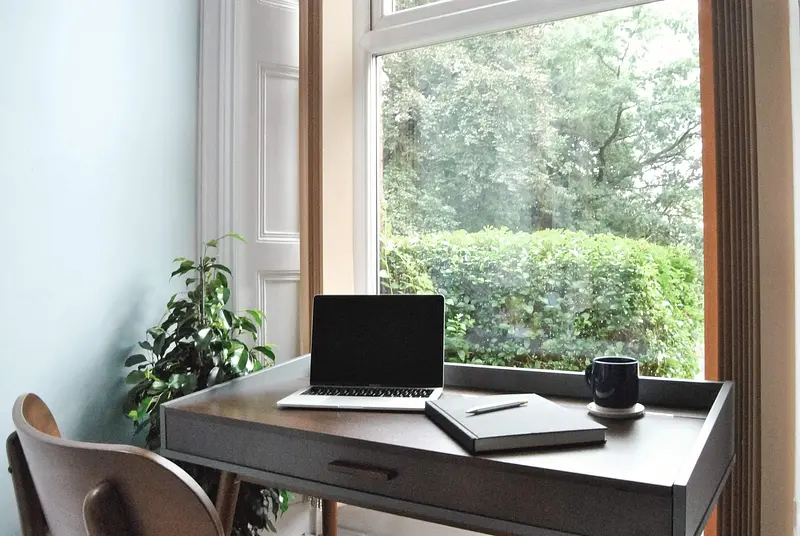 Oasis room — desk